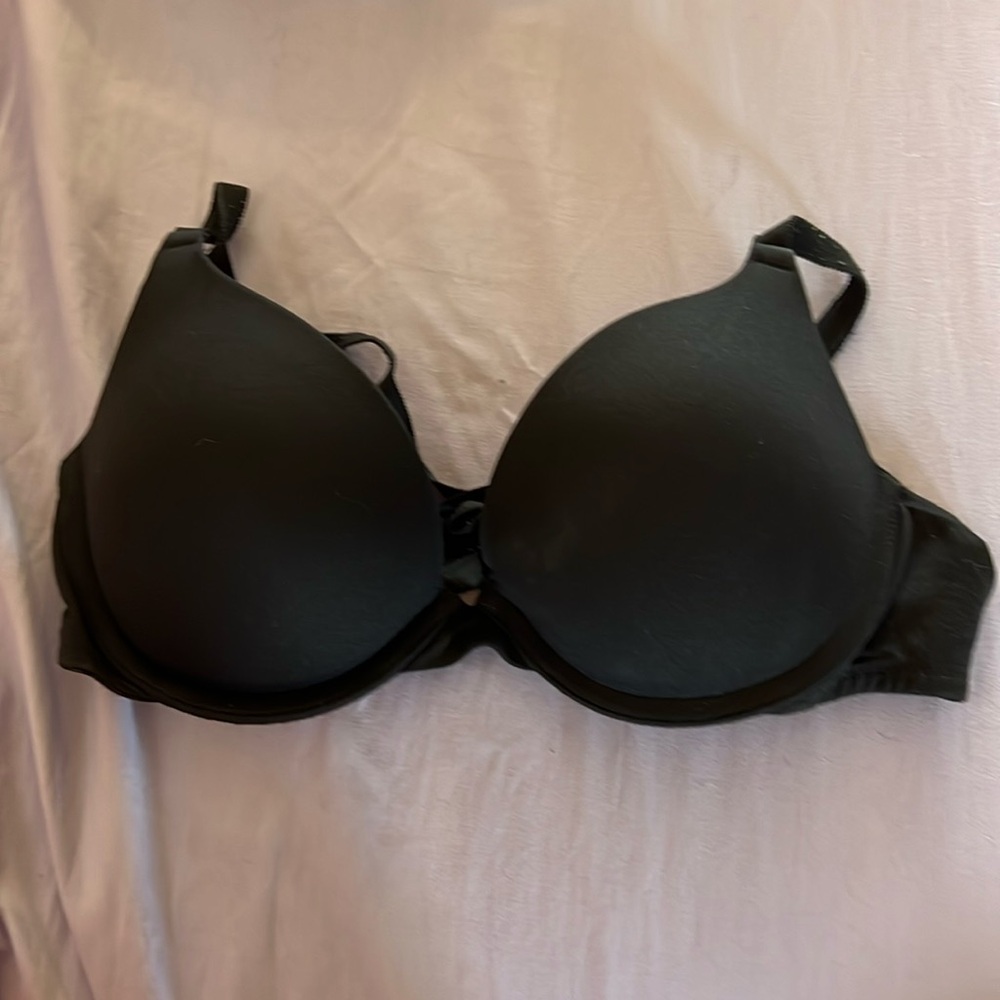 Basically New!  Excellent condition! Victoria Secret Pink push up bra!